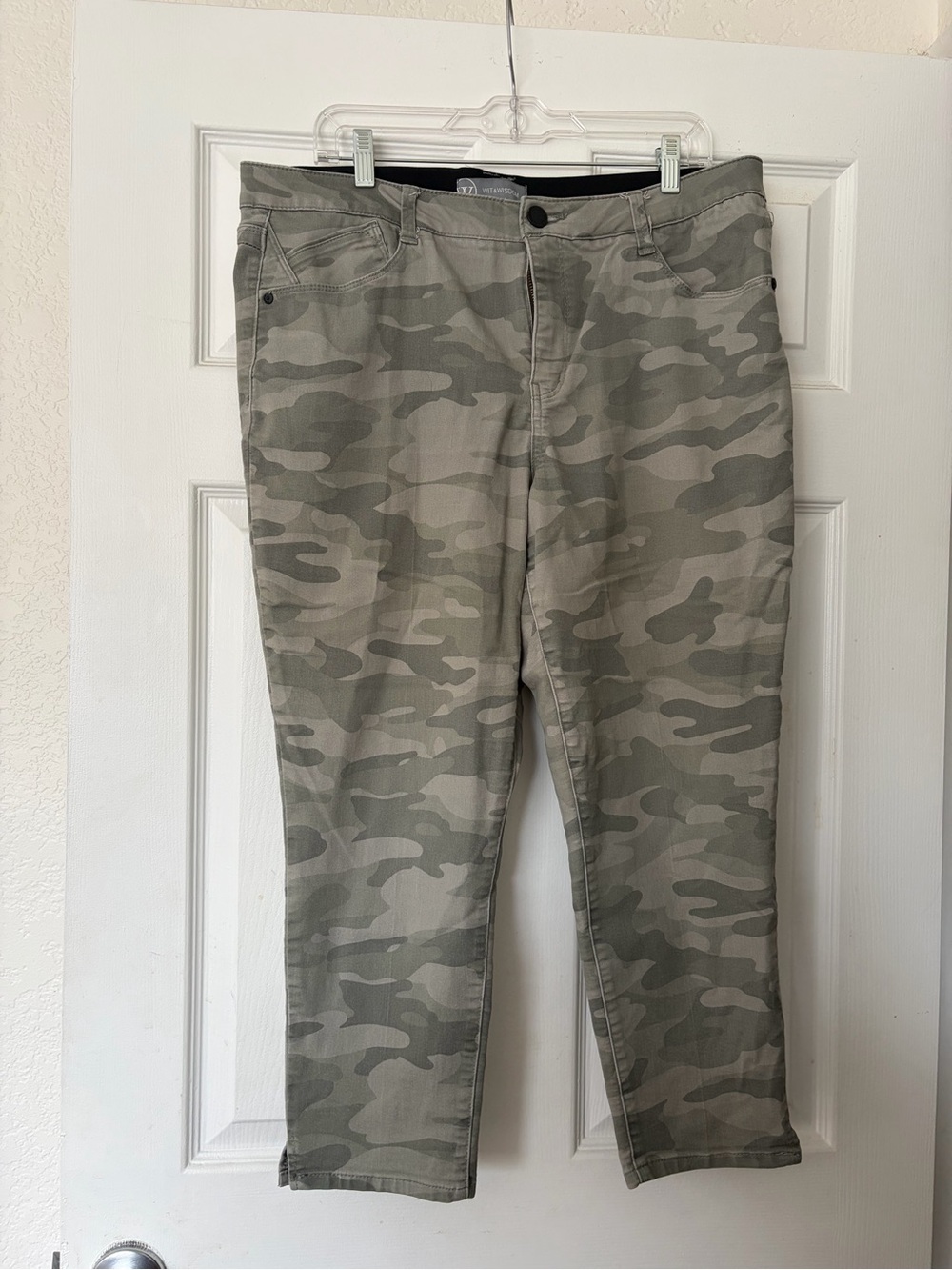 WIT AND WISDOM Women’s Camo Pants